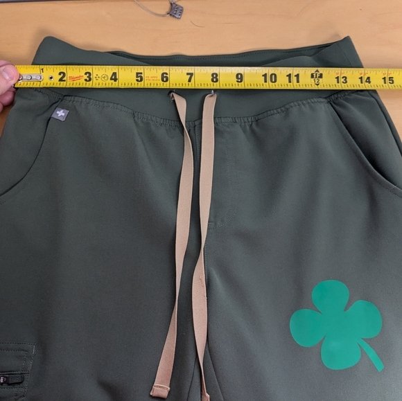 COPY - FIGS Women's Zamora Jogger Scrub Pants size XS petite kaki green - Picture 13 of 16